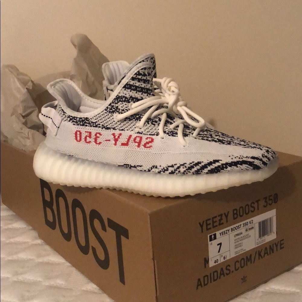 YEEZYS BOOST 350 BRAND NEW